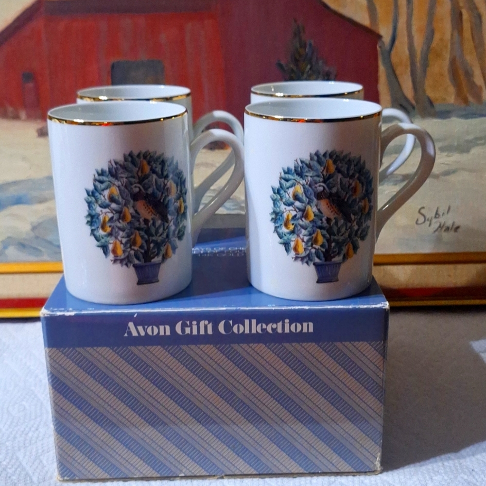 AVON SET OF 4 GIFT COLLECTION tea mugs